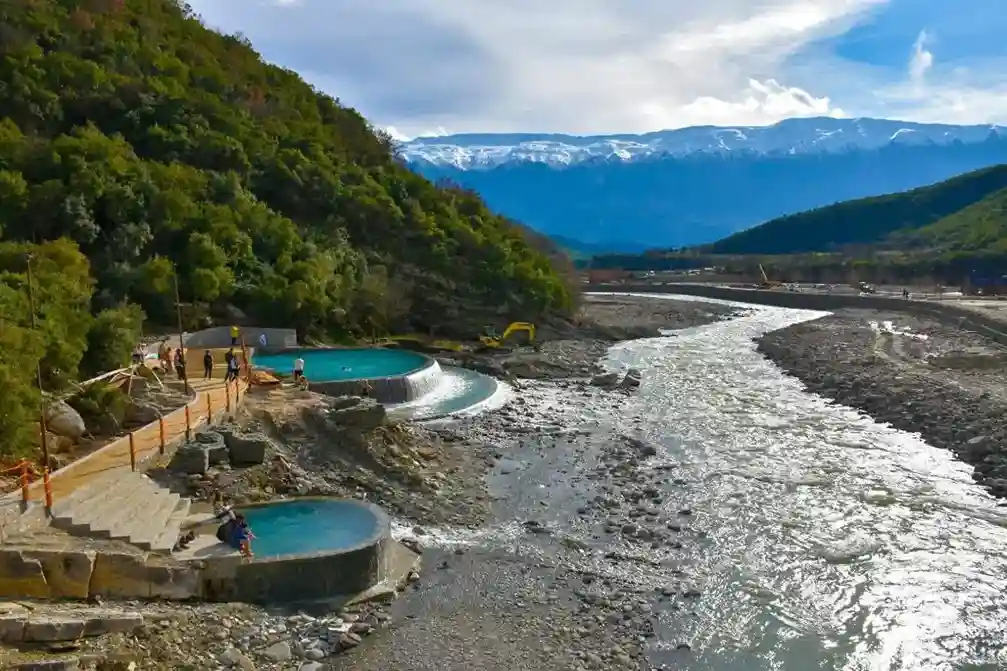 Taxi to Benja Thermal Baths Permet